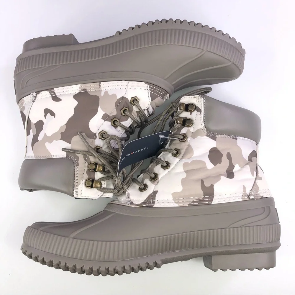 Tommy Hilfiger Colins 4 Snow Camo Duck Boots Size 9M